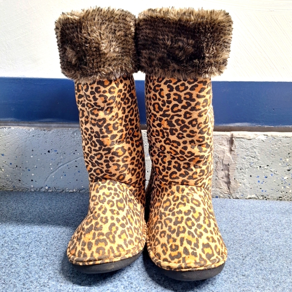 CicciaBella Leopard Print Faux Fur Boots, Size 10-10.5, NWOT
